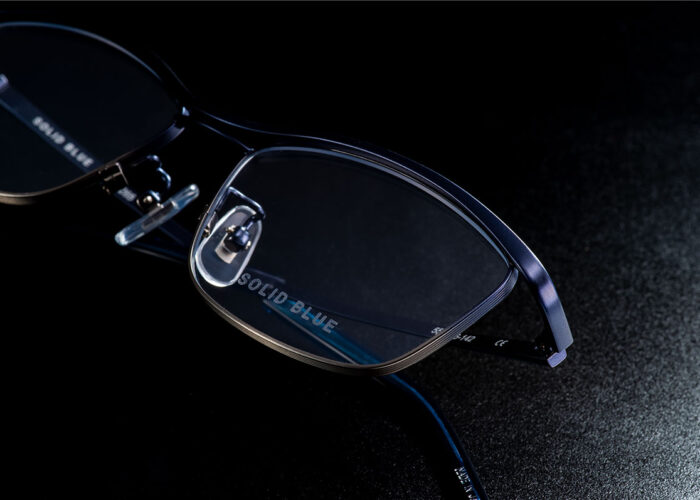 大人のスタイルを作るアイウェアブランド"SOLID BLUE（ソリッドブルー）"